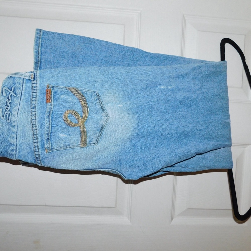 Seven7 Blue Boot Cut Jeans with Classic Design